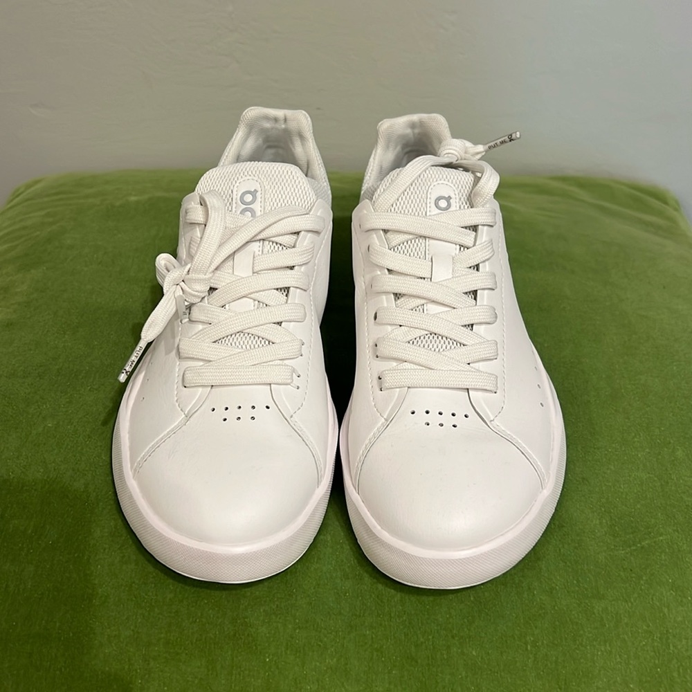 On - The Roger Sneaker